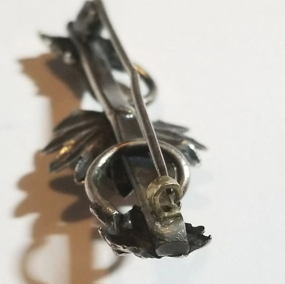 Vintage Art Nouveau flower brooch silver tone pin